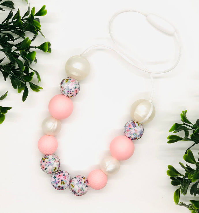 Floral Chewy Necklace